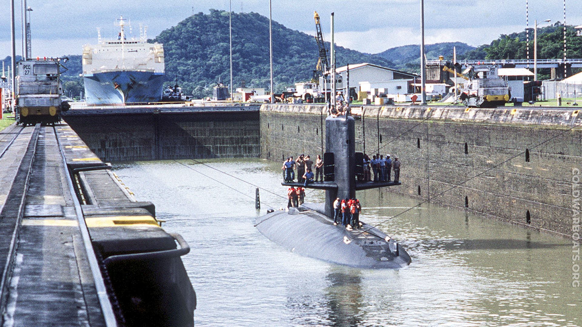 USS SHARK (SSN 591) in the locks, transiting the Panama Canal.